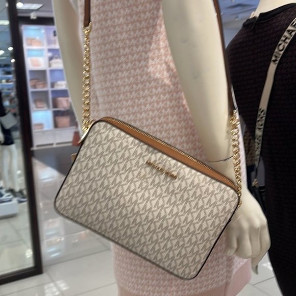 Michael Kors Jet Set Item Large East West Zip Crossbody Vanilla - Picture 13 of 16